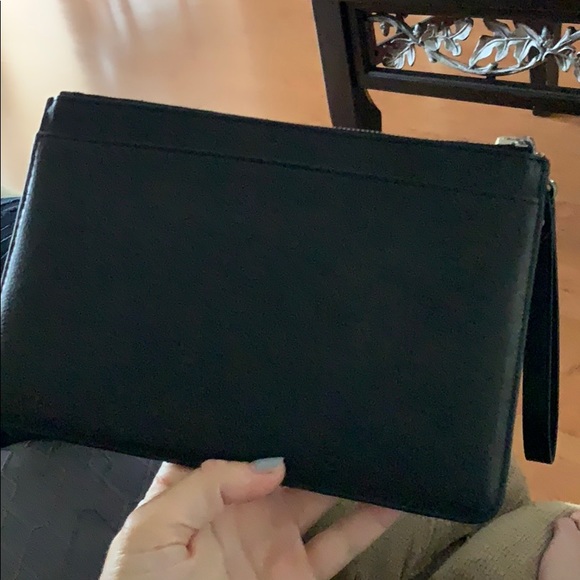 Rebecca Minkoff large black chevron wristlet! - Picture 3 of 6